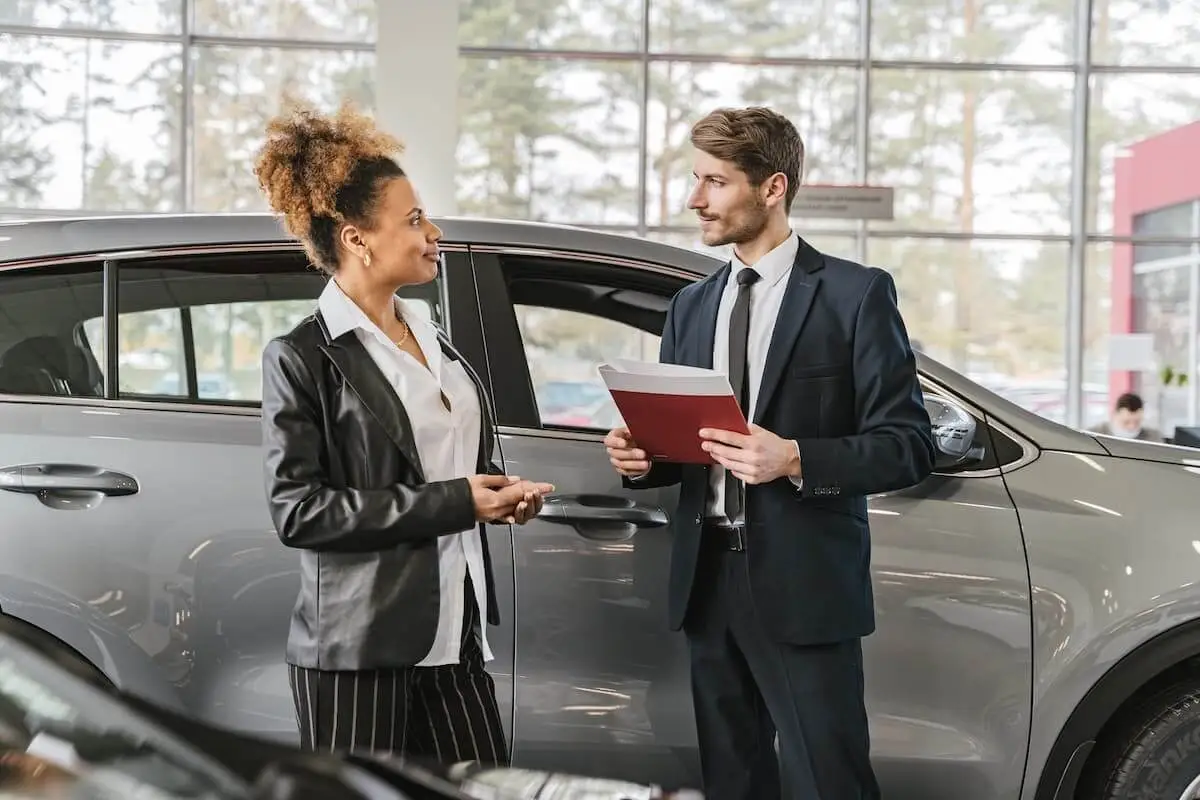 Você deve comprar um carro antes de obter sua CNH epbazi