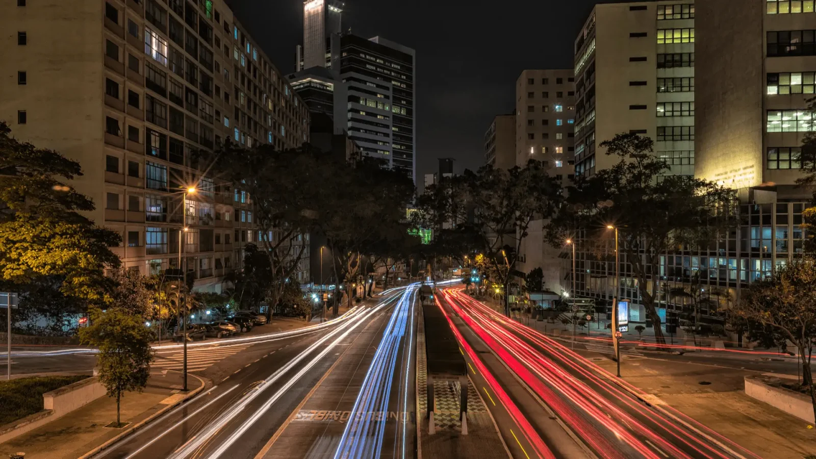 5 passeios gastronômicos para fazer em São Paulo à noite
